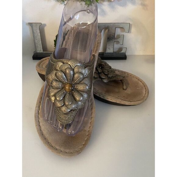 Clarks Shoes - Clarks Artisan Larina Floral Thong Wedge Sandals Gold Women's Size 7M New No Box